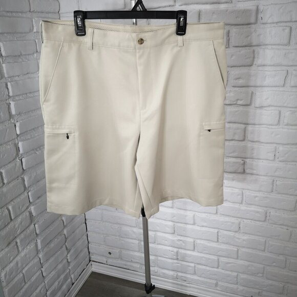 Izod Golf Men's Size 38 Cream Zipper & Button Closure Straight Fit Shorts - Picture 1 of 13
